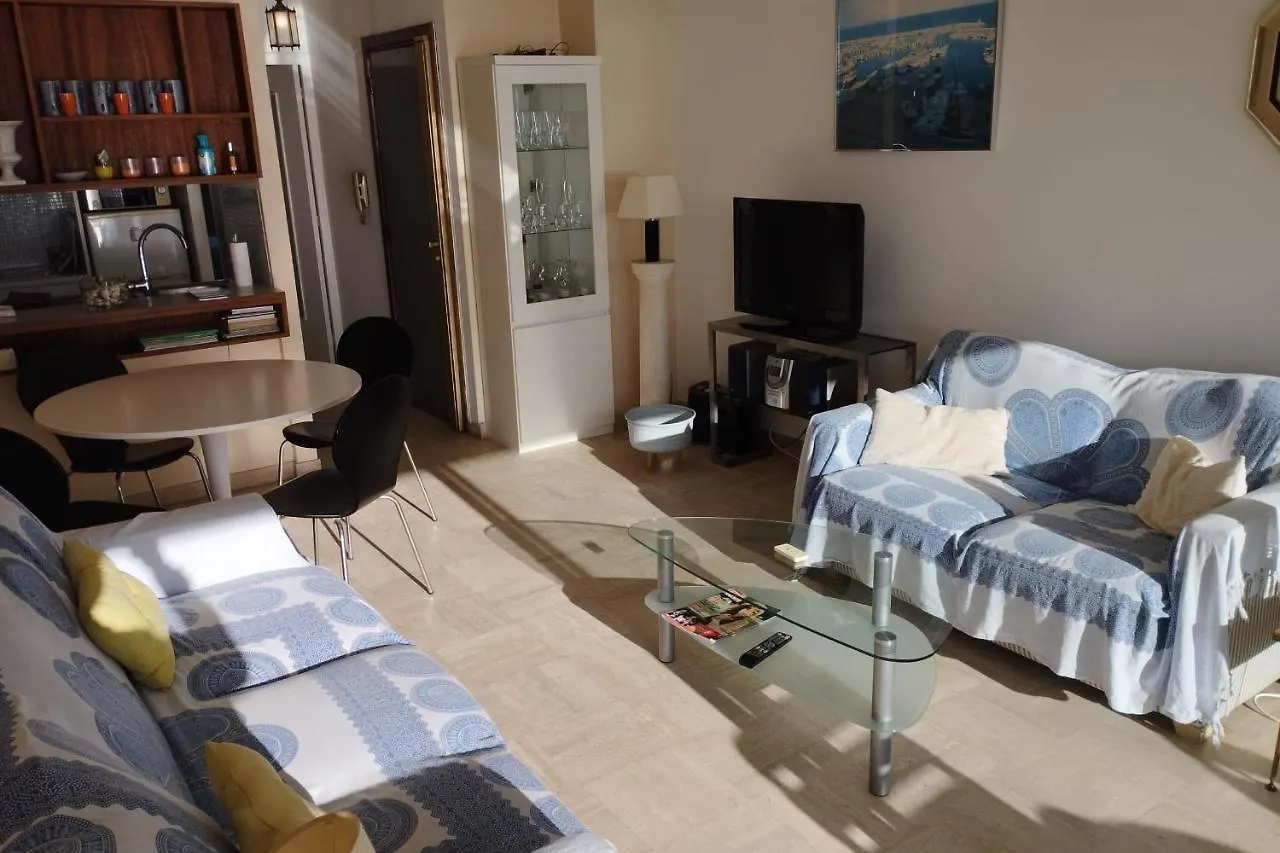 Holiday home Beautiful 2 Bedrooms Apartment In A Private Residence With Sea View Cannes